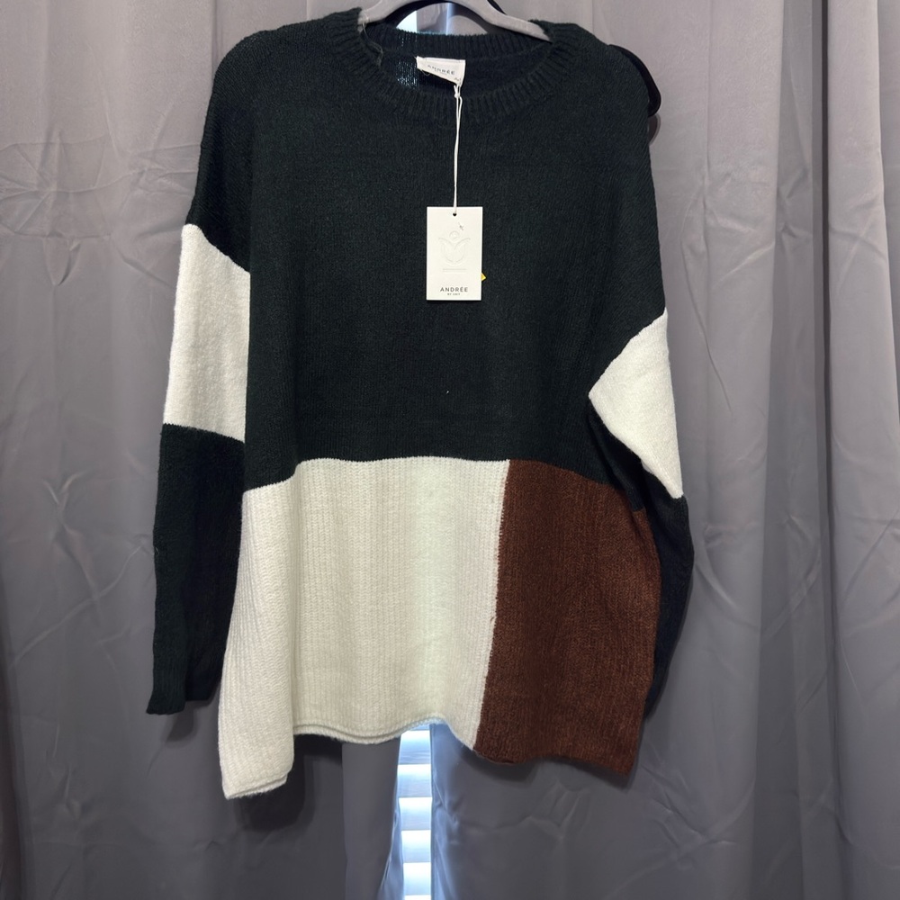 ANDREE BY UNIT Black and White Geometric Crew Neck Sweater